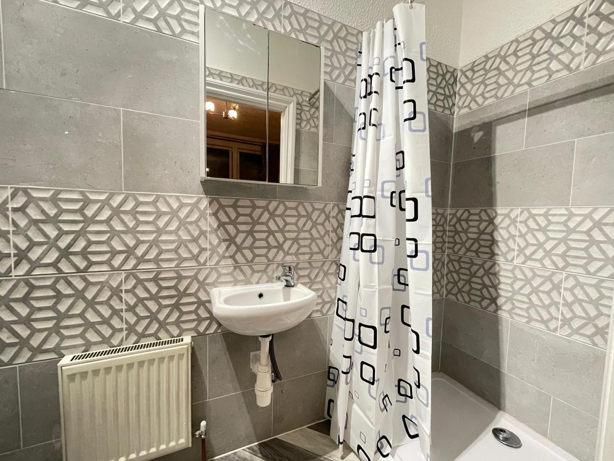 Room With Private Bathroom And Shared Kitchen London Bagian luar foto